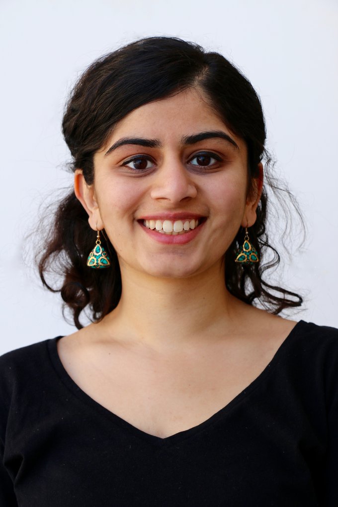 Avni headshot.jpg