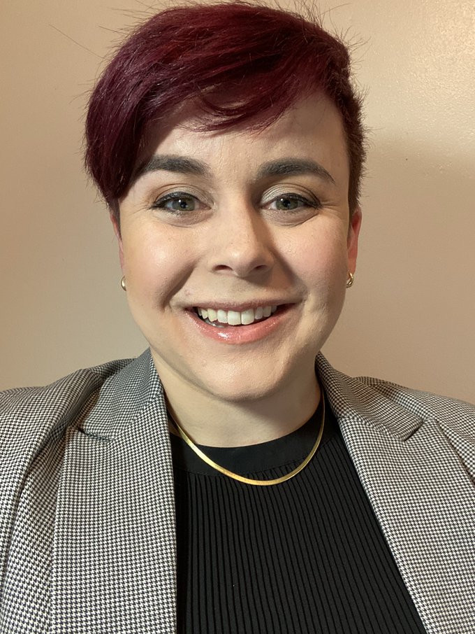 Holly Siino_Headshot.jpg