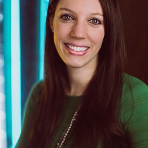 Laura-Roberts-headshot.jpg